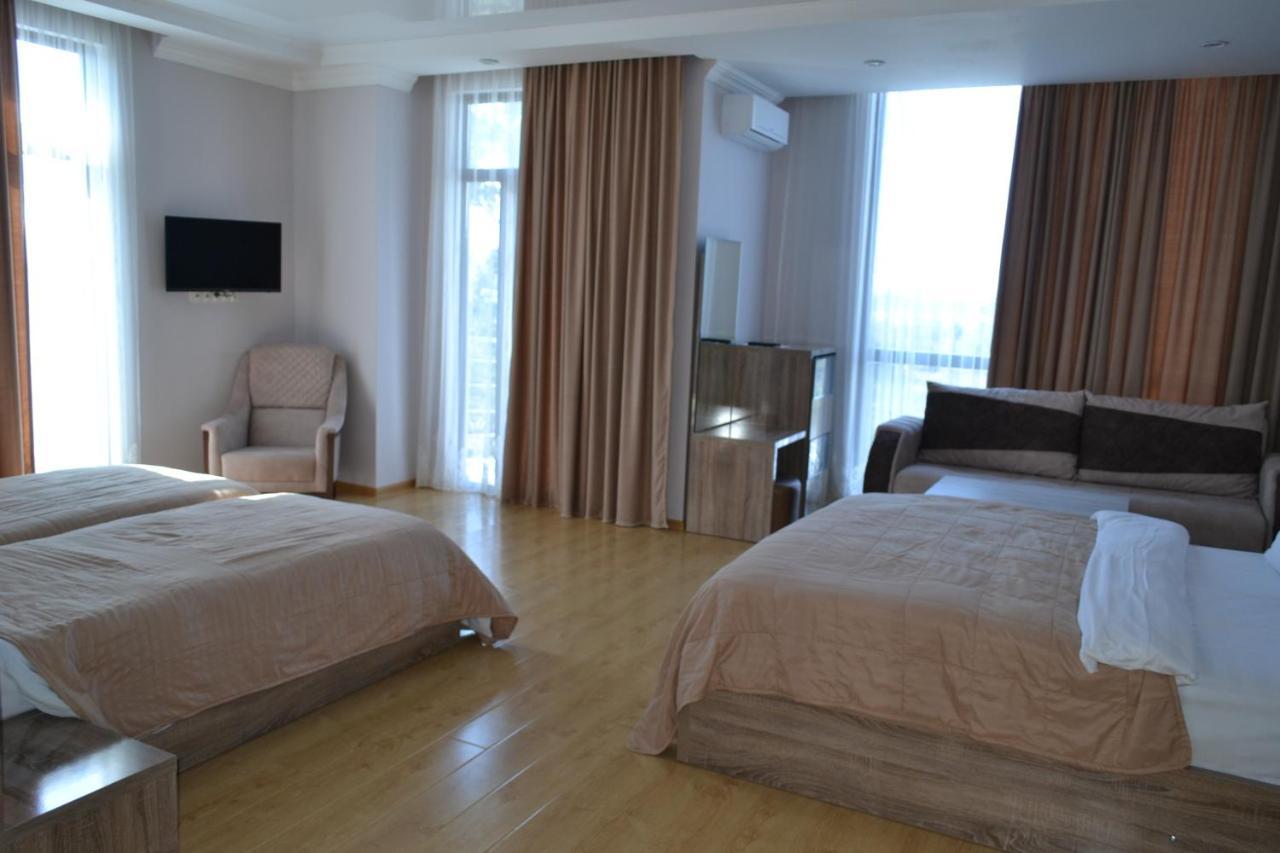 Hotel Skyline Batumi Exterior photo
